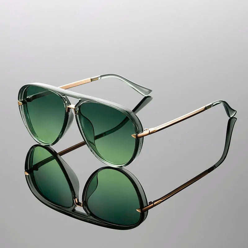 Classic Aviator Sunglasses – Lightweight & Stylish