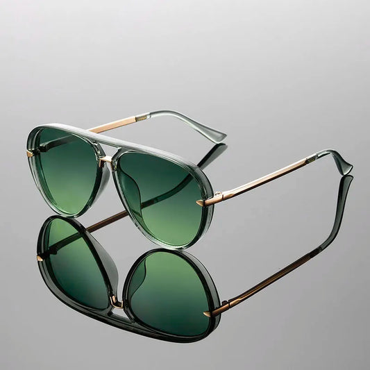 Classic Aviator Sunglasses – Lightweight & Stylish