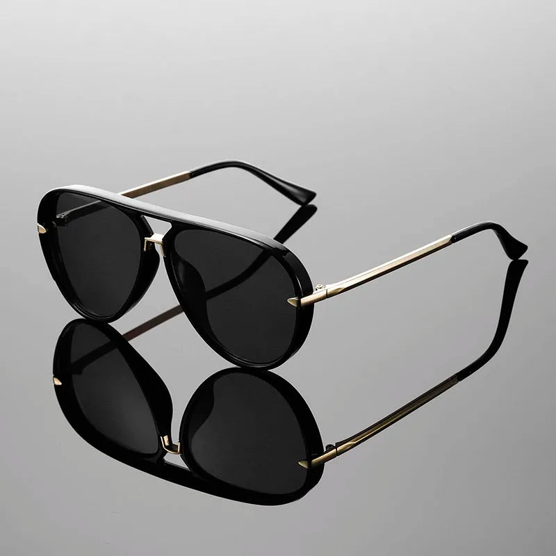 Classic Aviator Sunglasses – Lightweight & Stylish