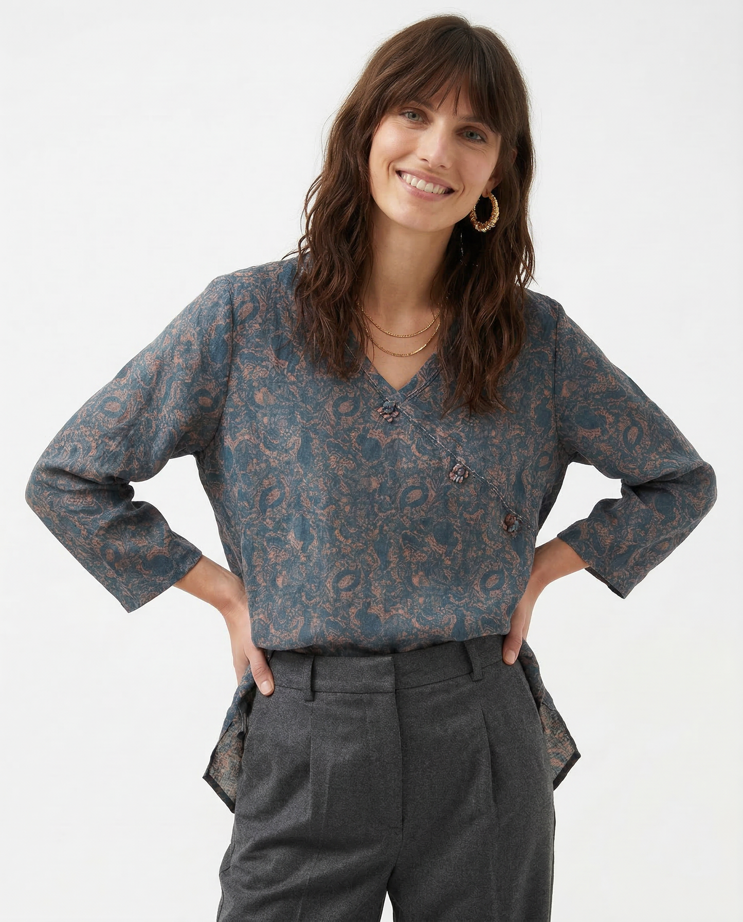V-Neck Blouse for Women – Breathable Everyday Comfort